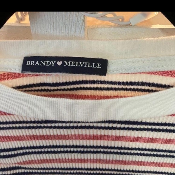 Brandy Melville long sleeve cropped shirt - Picture 5 of 5